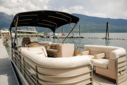 rent a sanpan tritoon boat on the lake